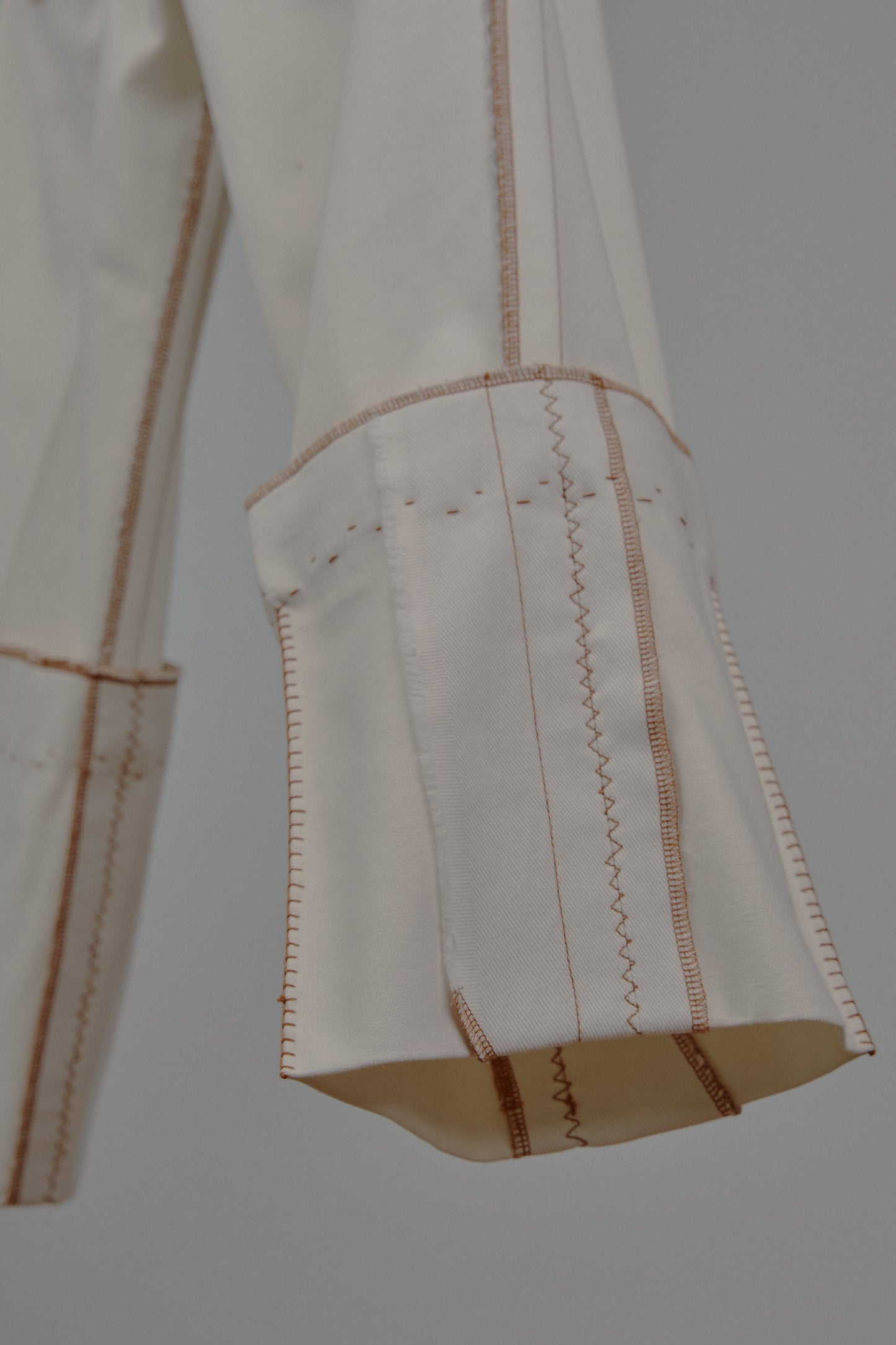 Fixed Cuff Jeans in Cream Canvas